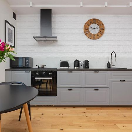 Apartment Bialobrzeska Warsaw Ochota By Renters المظهر الخارجي الصورة